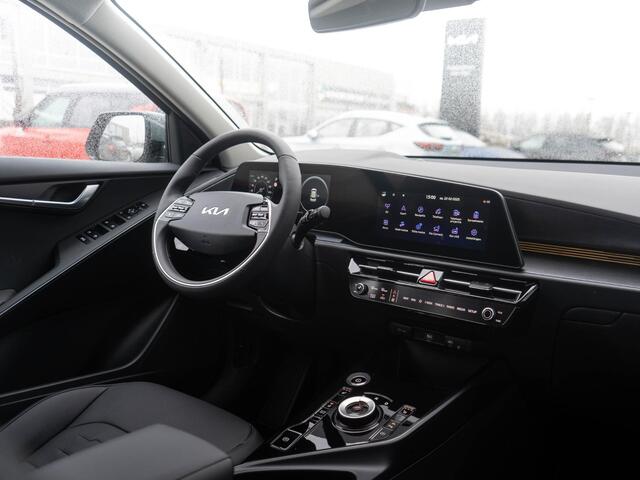 KIA e-Niro Air 64 kWh | OP Voorraad | Navigatie | Stoel en stuurverwarming | 460 km rijbereik |