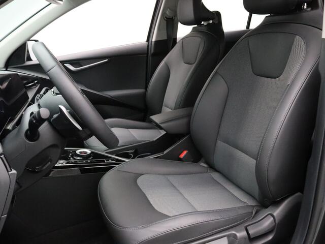 KIA e-Niro EV DynamicLine 64.8 kWh Camera | Climate | Adapt. cruise | Parkeersens. v+a | Stuur-/stoelverw.