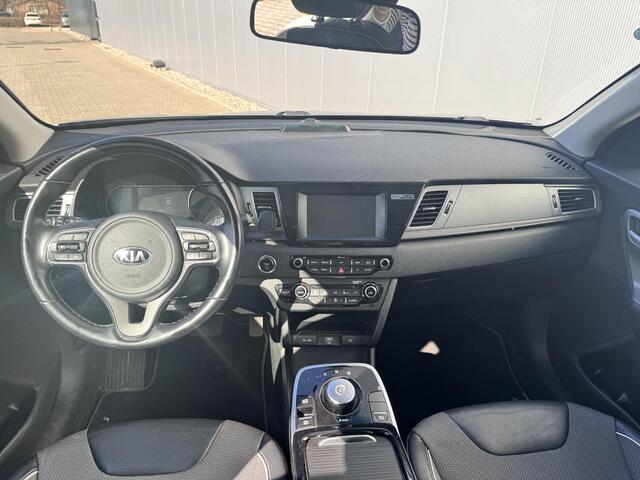 KIA e-Niro DynamicLine 64 kWh / Climate controle / Apple Carplay/Android Auto / Cruise Control / Navigatie / Lederen/stof Bekleding /