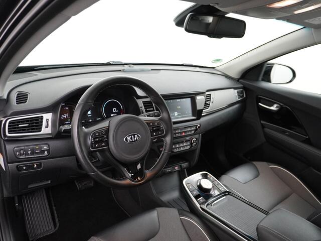 KIA e-Niro DynamicLine 64kWh AUT 204pk Navi Auto-Pilot Adaptive-Cruise+stop&go Apple Carplay Android Auto Pdc Led Ecc Keyless 1/2 Leder AEB Braking Lmv 17" Lane Assist Dwarsverkeerwaarsching 100% Dealeronderhouden Origineel Nederlandse auto