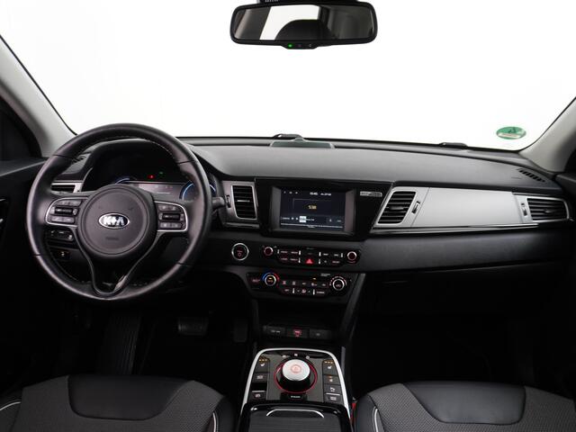 KIA e-Niro DynamicLine 64kWh AUT 204pk Navi Auto-Pilot Adaptive-Cruise+stop&go Apple Carplay Android Auto Pdc Led Ecc Keyless 1/2 Leder AEB Braking Lmv 17" Lane Assist Dwarsverkeerwaarsching 100% Dealeronderhouden Origineel Nederlandse auto