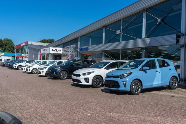 KIA e-Niro EV ExecutiveLine 64.8 kWh - Stoelverwarming-/ventilatie - Memory Seats - Schuif-/kanteldak - Navigatie - Airco - Fabrieksgarantie tot 01-2030