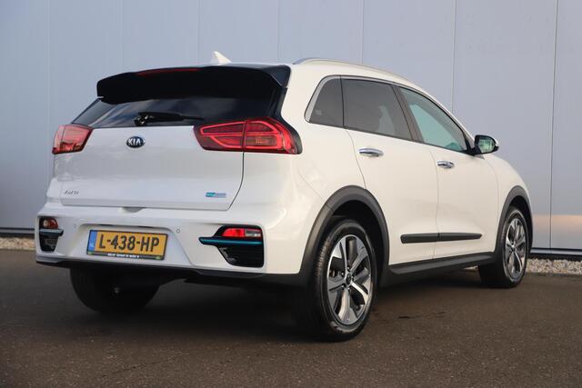 KIA e-Niro DynamicPlusLine 39 kWh Schuifdak Keyless Half Leder Navigatie Achteruitrijcamera Stuur & Stoelverwarming Carplay Android