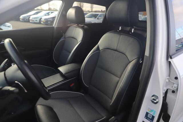 KIA e-Niro DynamicPlusLine 39 kWh Schuifdak Keyless Half Leder Navigatie Achteruitrijcamera Stuur & Stoelverwarming Carplay Android