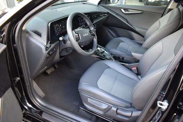 KIA e-Niro EV DynamicLine 64.8 kWh ECC Cr.Control-Adapt. Navi+Camera BT+USB Keyless Trekhaak 17"LMV PDC Tot 10jr. Kia-Garantie