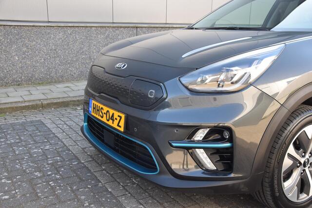 KIA e-Niro ExecutiveLine 64 kWh | Stoelverwarming/koeling | Elektrisch verstelb. bestuurdersstoel met geheugen | Draadloze telefoonlader |