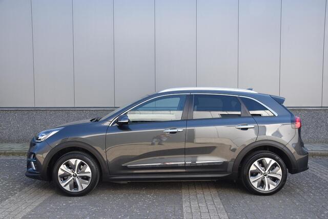 KIA e-Niro ExecutiveLine 64 kWh | Stoelverwarming/koeling | Elektrisch verstelb. bestuurdersstoel met geheugen | Draadloze telefoonlader |