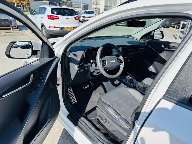 KIA e-Niro EV ExecutiveLine 64.8 kWh Trekhaak | NW staat | NW geleverd & Onderhouden