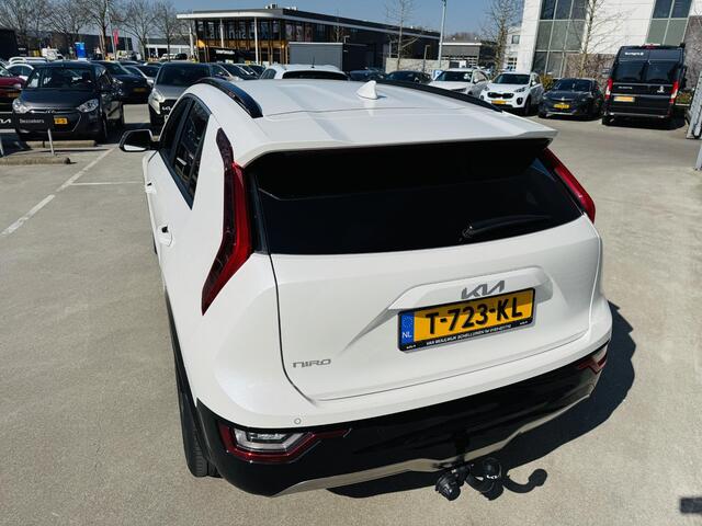 KIA e-Niro EV ExecutiveLine 64.8 kWh Trekhaak | NW staat | NW geleverd & Onderhouden