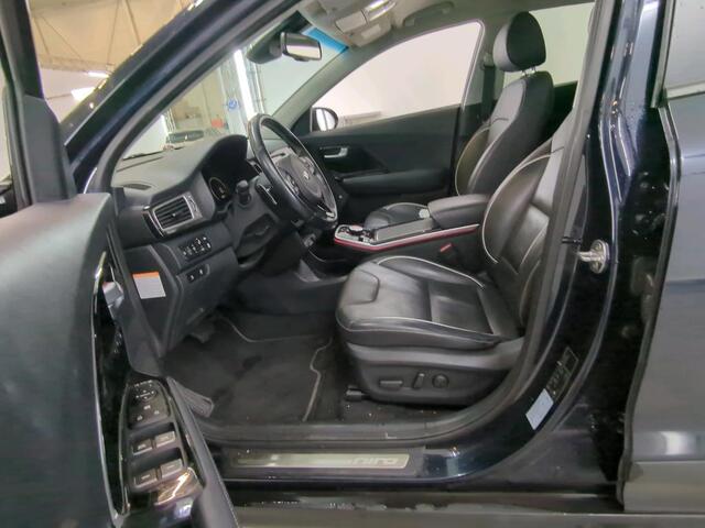 KIA e-Niro ExecutiveLine 64 kWh NL AUTO | CAMERA | LEDER |