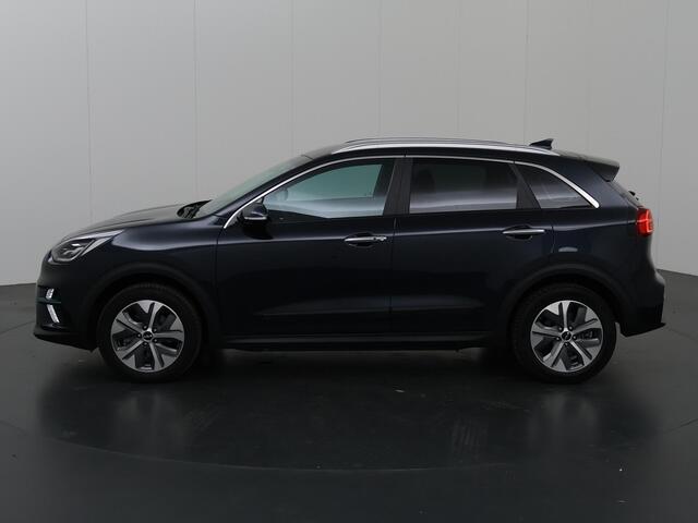 KIA e-Niro Edition 64 kWh | Stoel/Stuurwielverwarming | Navigatie | Parkeercamera | Climate control |