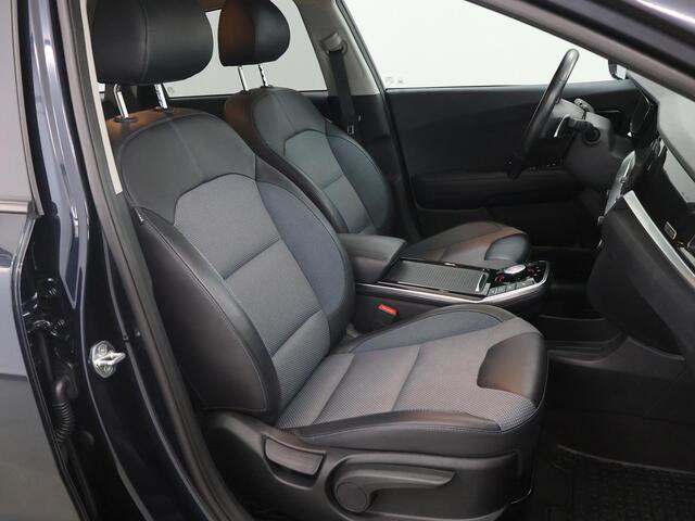 KIA e-Niro Edition 64 kWh | Stoel/Stuurwielverwarming | Navigatie | Parkeercamera | Climate control |