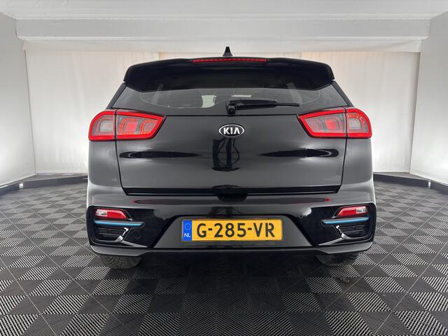 KIA e-Niro DynamicLine 64 kWh (INCL-BTW) Aut. *LEATHER-MICROFIBRE | NAVI-FULLMAP | DAB | ADAPT.CRUISE | CAMERA | COMFORT-SEATS | KEYLESS | DIGI-COCKPIT | SHIFT-PADDLES | HEATED-SEATS | CARPLAY | LANE-ASSIST | 17"ALU*