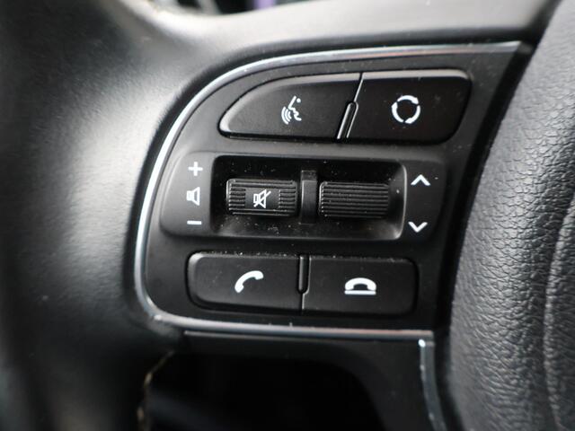 KIA e-Niro DynamicLine 39 kWh | 136 PK | Adaptive cruise control | Achteruitrijcamera | Climate control |