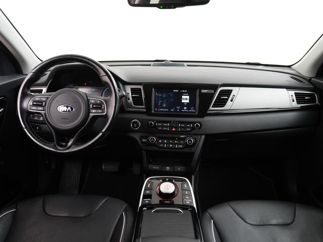 KIA e-Niro 64kWh 204PK Executive-Line Warmtepomp Apple Carplay Android Auto Navi Ecc Leder Camera Adaptieve Cruise Control DAB Pdc Stoel Verwarming/Ventilatie + Elektrisch verstelbaar Keyless Led Achterbank+Stuur Verwarming Dodehoek assistent Regen-Lichtsensor JBL-S