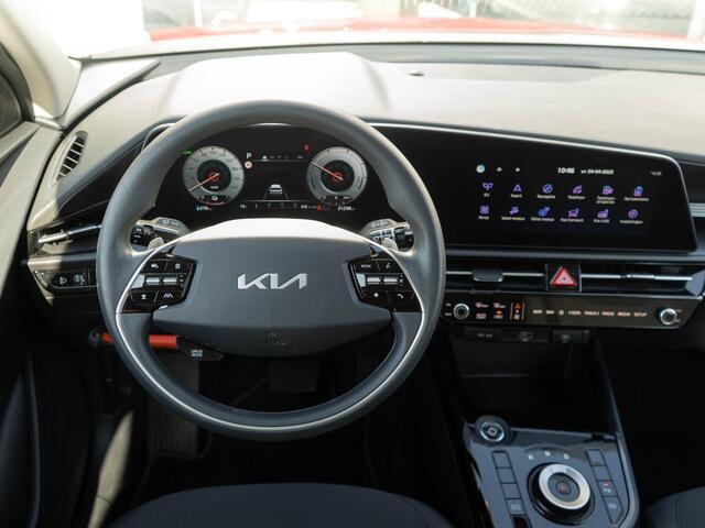 KIA e-Niro EV Light Edition 64.8 kWh | Navigatie | Achteruitrijcamera | Airco | Cruise control Adaptieve |