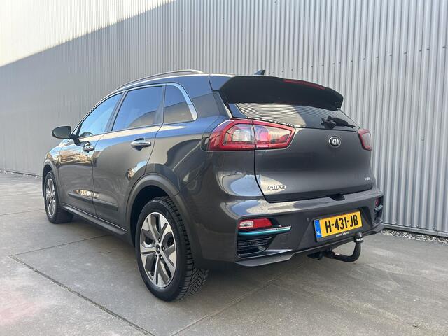 KIA e-Niro ExecutiveLine 64 kWh | Trekhaak | All season | leder| alle stoelen verwarmbaar| climate control| BJ 2020|