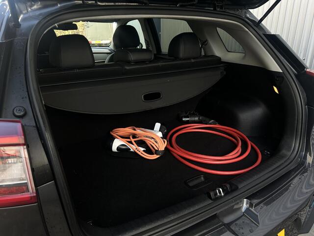 KIA e-Niro ExecutiveLine 64 kWh | Trekhaak | All season | leder| alle stoelen verwarmbaar| climate control| BJ 2020|