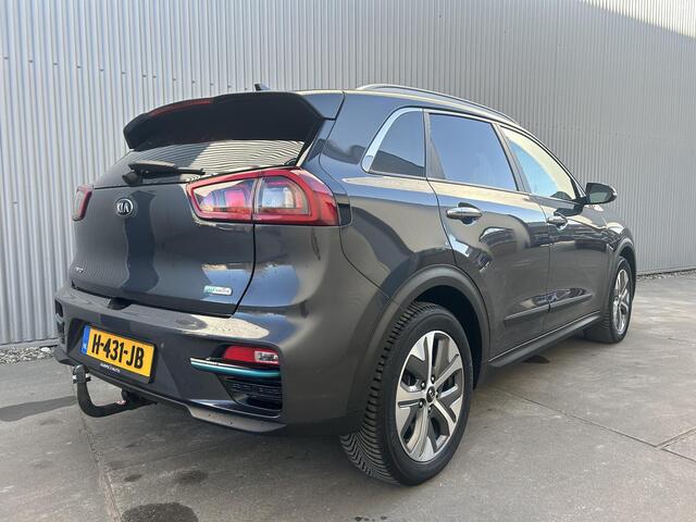 KIA e-Niro ExecutiveLine 64 kWh | Trekhaak | All season | leder| alle stoelen verwarmbaar| climate control| BJ 2020|