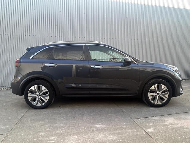 KIA e-Niro ExecutiveLine 64 kWh | Trekhaak | All season | leder| alle stoelen verwarmbaar| climate control| BJ 2020|