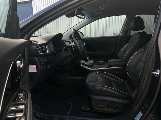KIA e-Niro ExecutiveLine 64 kWh | Trekhaak | All season | leder| alle stoelen verwarmbaar| climate control| BJ 2020|