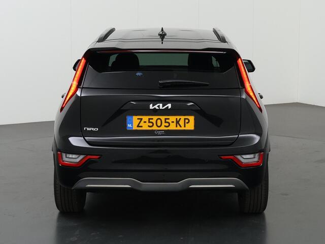 KIA e-Niro EV DynamicPlusLine 64.8 kWh | Panoramadak | Stoel/Stuurwielverwarming | Head-Up Display | Dodehoek detectie |