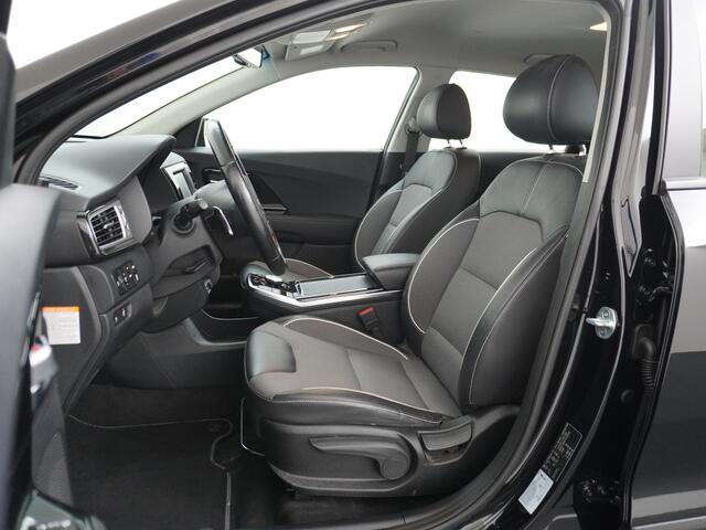 KIA e-Niro 64kWh 204PK Apple Carplay Android Auto Navi Ecc 1/2 Leder Camera Adaptieve Cruise Control Pdc Stoel Verwarming Keyless Led Stuur Verwarming Dodehoek assistent Regen-Lichtsensor Bluetooth Lmv 17" Krachtige en zuinige aandrijflijn met grote accu! ¤45.000 Ni