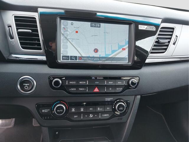 KIA e-Niro ExecutiveLine 64 kWh | Navigatie | Leder | 1 fase