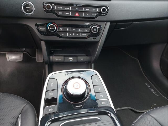 KIA e-Niro ExecutiveLine 64 kWh | Navigatie | Leder | 1 fase