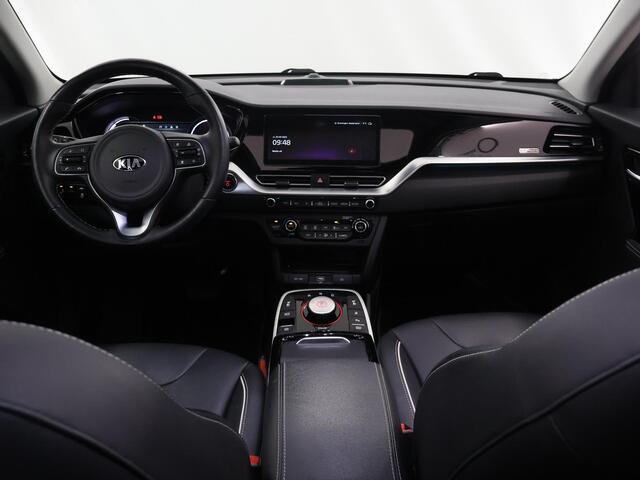 KIA e-Niro ExecutiveLine 64 kWh | Panoramadak | Lederen Bekleding | JBL Audio | Dodehoekdetectie | Stoel/Stuurwielverwarming | Stoelventilatie | elektrisch bedienbare bestuurdersstoel met geheugenfunctie |
