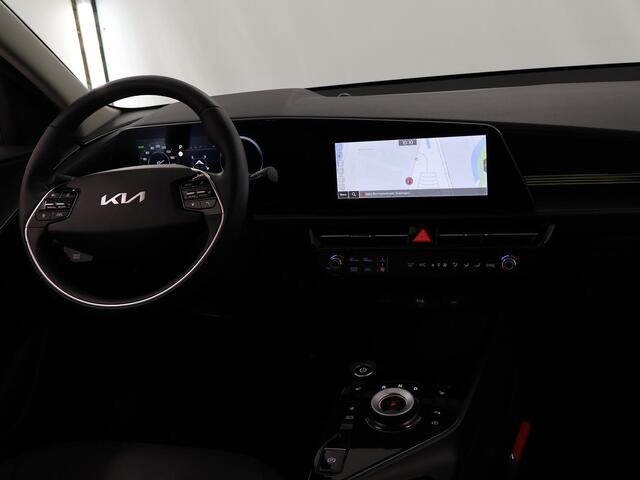 KIA e-Niro EV DynamicPlusLine 64.8 kWh | Panoramadak | Stoel/Stuurwielverwarming | Head-Up Display | Elektrische achterklep | Dodehoek detectie