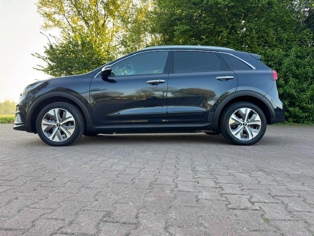 KIA e-Niro EXECUTIVELINE 64KWH 3FASE/ACARPLAY/CAM/FABRIEKSGARANTIE