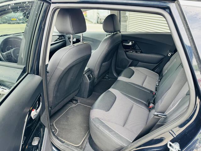 KIA e-Niro Edition 64 kWh NW geleverd & Onderhouden | Stoel&Stuurverw.| Privacyglass | Keyless