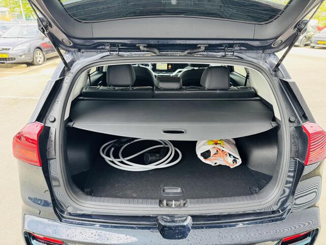 KIA e-Niro Edition 64 kWh NW geleverd & Onderhouden | Stoel&Stuurverw.| Privacyglass | Keyless