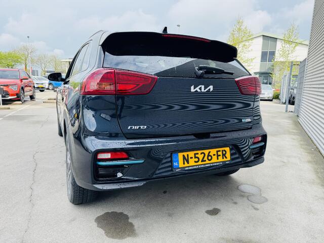 KIA e-Niro Edition 64 kWh NW geleverd & Onderhouden | Stoel&Stuurverw.| Privacyglass | Keyless