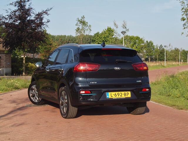 KIA e-Niro ExecutiveLine 64 kWh | Panoramadak | Camera | Apple Carplay | Cruise Control | JBL |