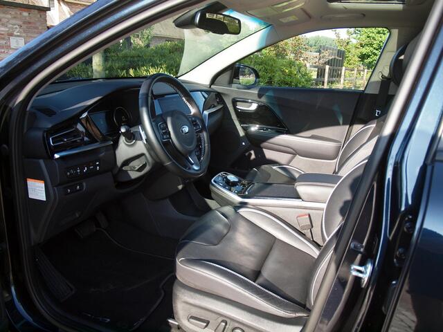 KIA e-Niro ExecutiveLine 64 kWh | Panoramadak | Camera | Apple Carplay | Cruise Control | JBL |