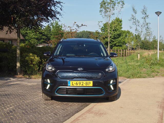 KIA e-Niro ExecutiveLine 64 kWh | Panoramadak | Camera | Apple Carplay | Cruise Control | JBL |