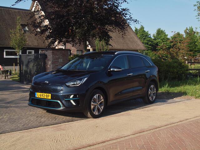 KIA e-Niro ExecutiveLine 64 kWh | Panoramadak | Camera | Apple Carplay | Cruise Control | JBL |