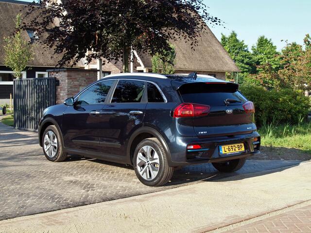 KIA e-Niro ExecutiveLine 64 kWh | Panoramadak | Camera | Apple Carplay | Cruise Control | JBL |