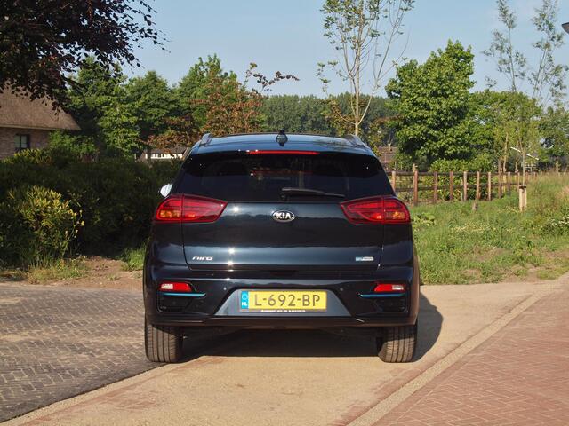 KIA e-Niro ExecutiveLine 64 kWh | Panoramadak | Camera | Apple Carplay | Cruise Control | JBL |