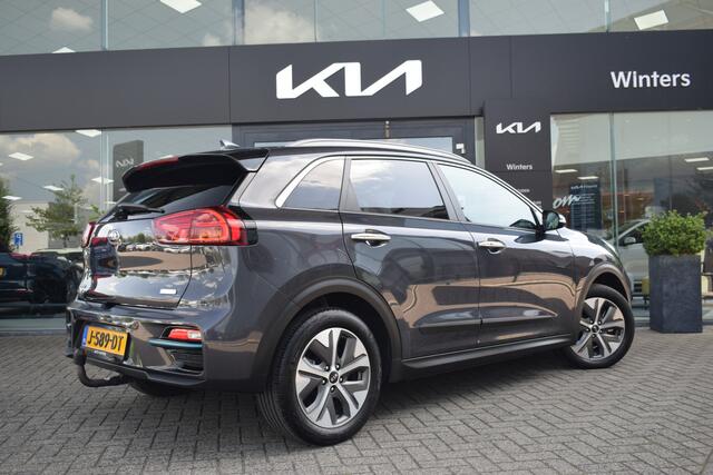 KIA e-Niro ExecutiveLine 64 kWh 3-Fase | Cruise Control Adaptief | Navigatie | Camera | Leder | Stoel+StuurVerwarming | Trekhaak | Tot 10Jr. Kia-Garantie