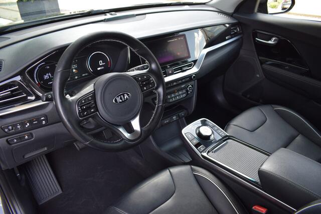 KIA e-Niro ExecutiveLine 64 kWh 3-Fase | Cruise Control Adaptief | Navigatie | Camera | Leder | Stoel+StuurVerwarming | Trekhaak | Tot 10Jr. Kia-Garantie