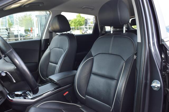 KIA e-Niro ExecutiveLine 64 kWh 3-Fase | Cruise Control Adaptief | Navigatie | Camera | Leder | Stoel+StuurVerwarming | Trekhaak | Tot 10Jr. Kia-Garantie