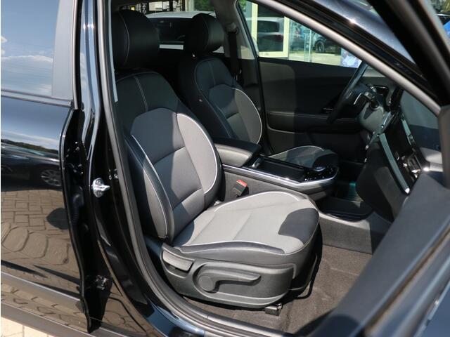 KIA e-Niro DynamicPlusLine 64 kWh I 3-Fase I Half-leder I Navi