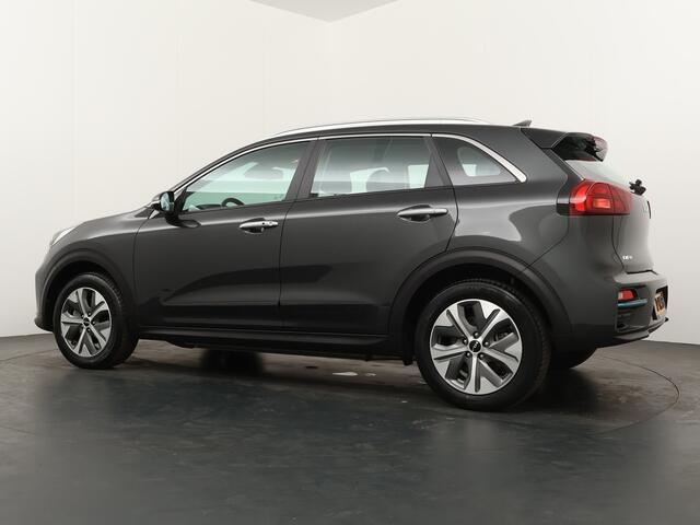 KIA e-Niro DynamicLine 64 kWh - SOH 97% - Apple CarPlay/Android Auto - Navigatie - Achteruitrijcamera - Parkeersensoren - Fabrieksgarantie tot 07-2029