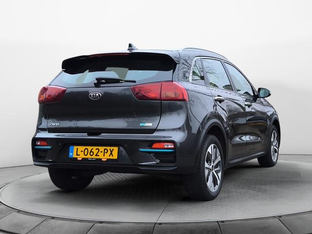 KIA e-Niro DynamicLine 39 kWh (136 PK) 1e-Eig. & Keurig-Onderh. BOVAG-Garantie. NL-Auto. Half-Leer, Navigatie/Apple-Carplay/Android-Auto, Adaptive-Cruisecontrol, Keyless-Entry/Start, Parkeersensoren, Achteruitrijcamera, DAB, Licht-Zicht-Pakket, Lm-Velgen-17Inch, Pri