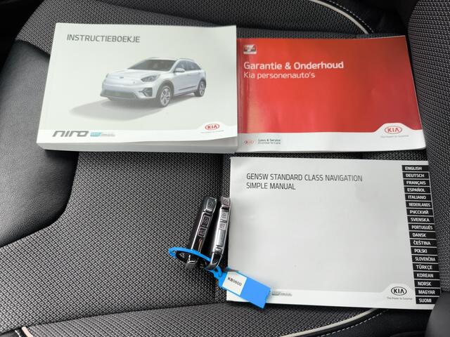 KIA e-Niro DynamicLine 39 kWh (136 PK) 1e-Eig. & Keurig-Onderh. BOVAG-Garantie. NL-Auto. Half-Leer, Navigatie/Apple-Carplay/Android-Auto, Adaptive-Cruisecontrol, Keyless-Entry/Start, Parkeersensoren, Achteruitrijcamera, DAB, Licht-Zicht-Pakket, Lm-Velgen-17Inch, Pri