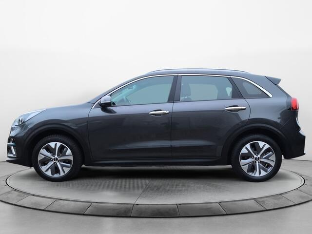 KIA e-Niro DynamicLine 39 kWh (136 PK) 1e-Eig. & Keurig-Onderh. BOVAG-Garantie. NL-Auto. Half-Leer, Navigatie/Apple-Carplay/Android-Auto, Adaptive-Cruisecontrol, Keyless-Entry/Start, Parkeersensoren, Achteruitrijcamera, DAB, Licht-Zicht-Pakket, Lm-Velgen-17Inch, Pri