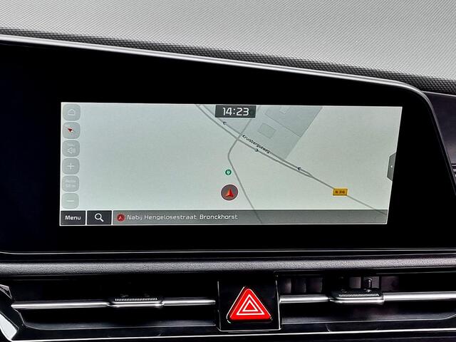 KIA e-Niro DynamicLine 64 kWh Automaat / Navigatie / Camera / Cruise Control Adaptief / Stoelverwarming / Stuurverwarming